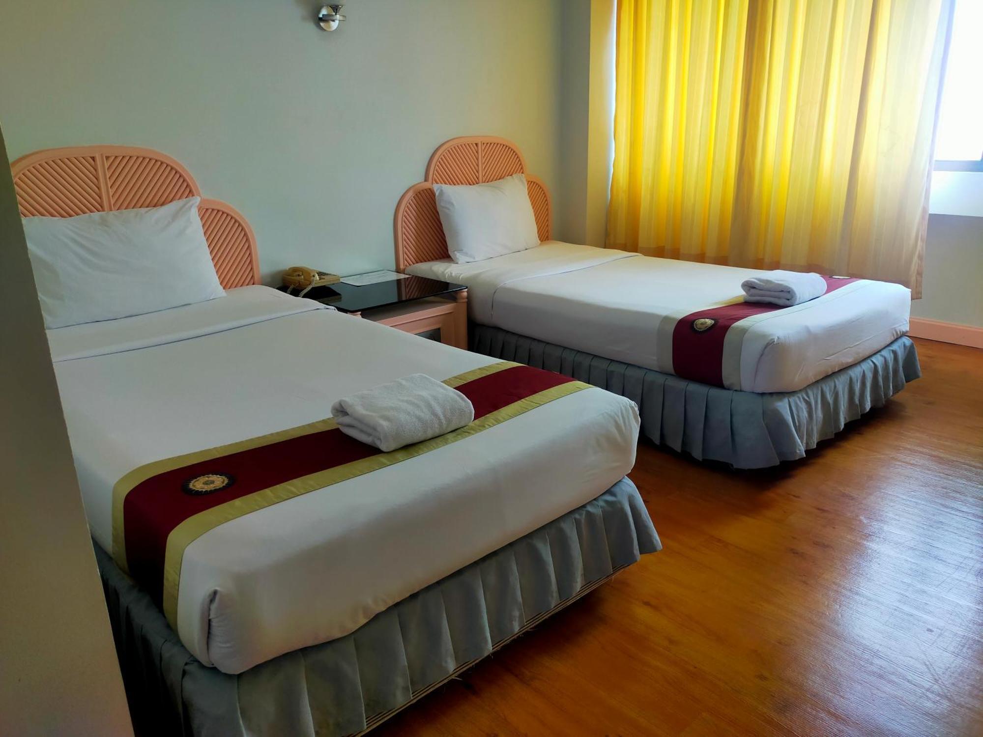 Thumrin Hotel Trang Værelse billede