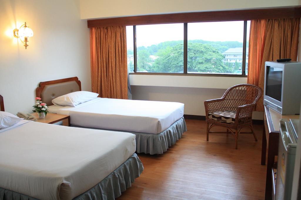 Thumrin Hotel Trang Værelse billede