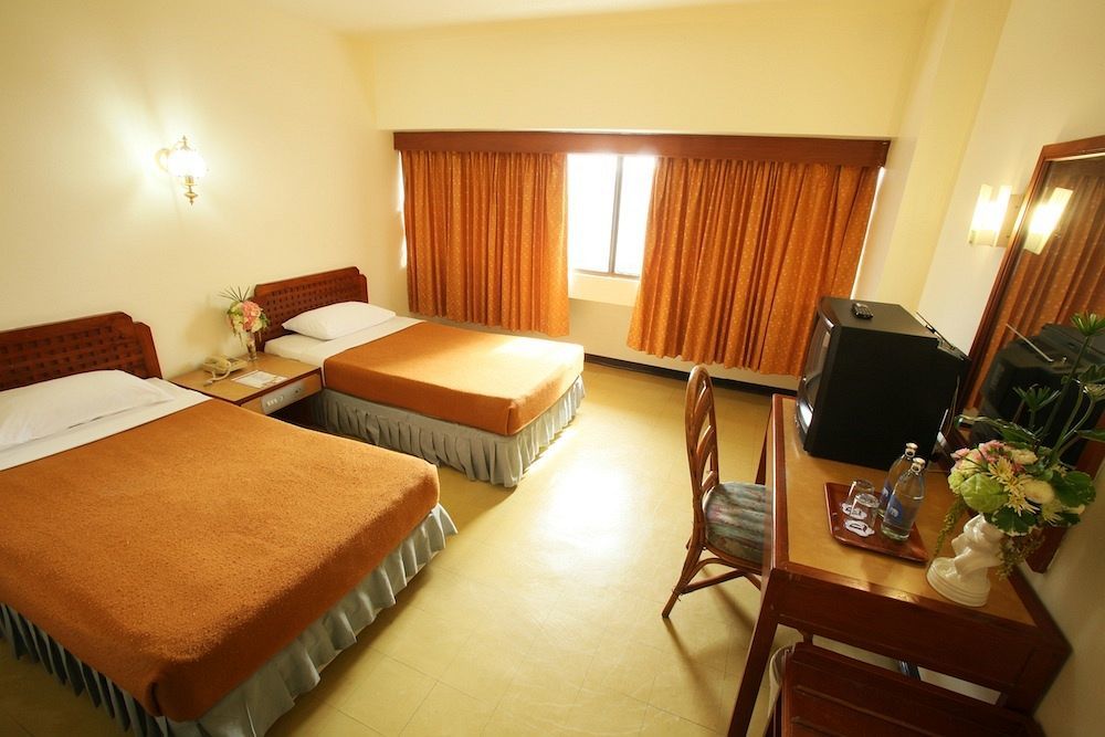 Thumrin Hotel Trang Eksteriør billede