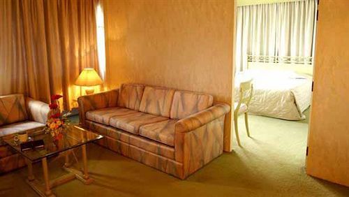 Thumrin Hotel Trang Eksteriør billede